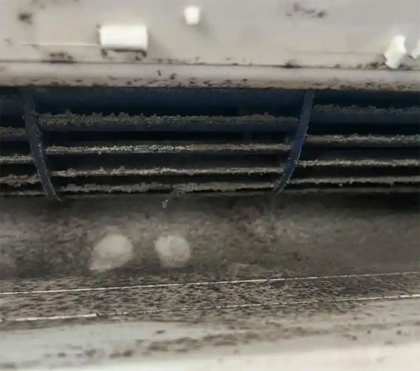 大观空调吹的风有股烧焦味是怎么回事